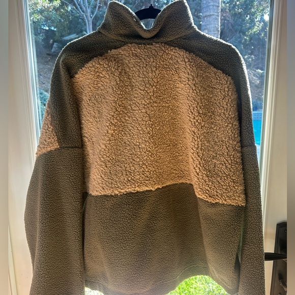 Columbia Lodge Sherpa Pullover Fleece in Beige NWT - Picture 3 of 3